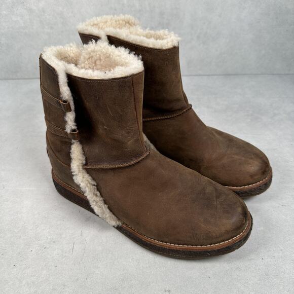 UGG Shoes - UGG Boots Womens Size 6.5 Brown Luisa Shearling Lined Leather